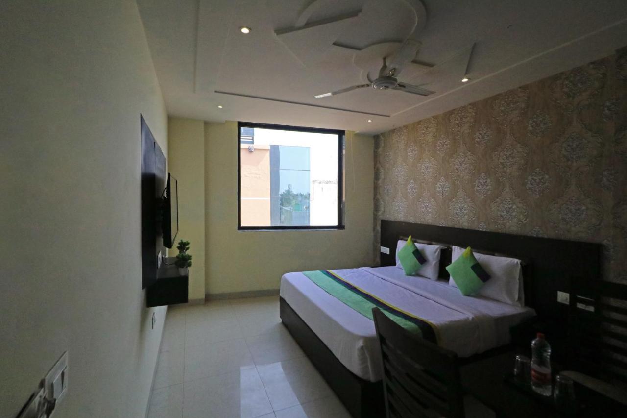 ניו דלהי Hotel Paragon Suites מראה חיצוני תמונה