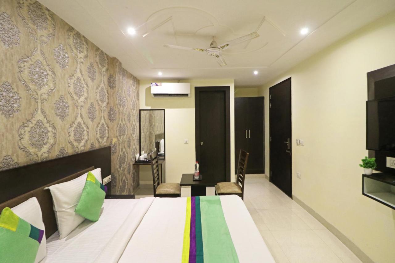 ניו דלהי Hotel Paragon Suites מראה חיצוני תמונה