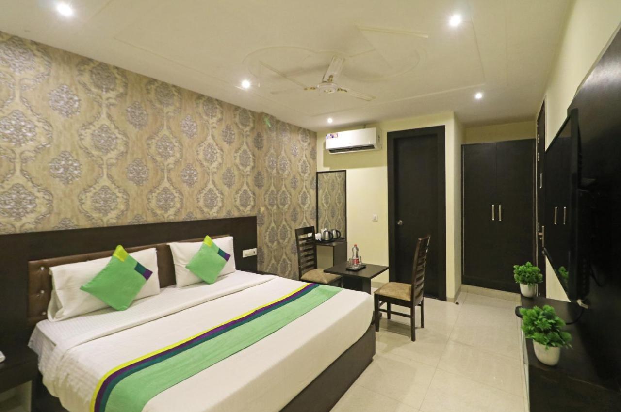 ניו דלהי Hotel Paragon Suites מראה חיצוני תמונה