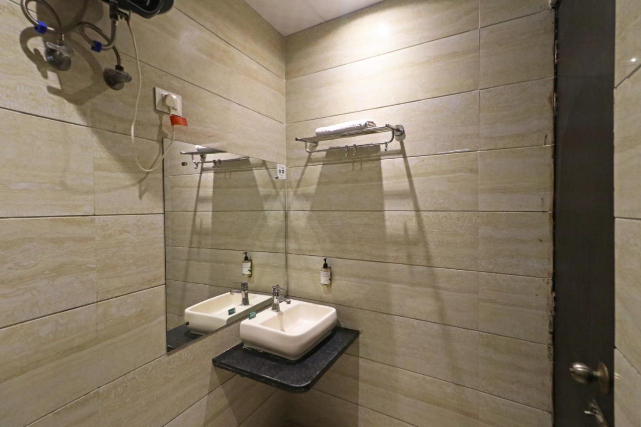 ניו דלהי Hotel Paragon Suites מראה חיצוני תמונה